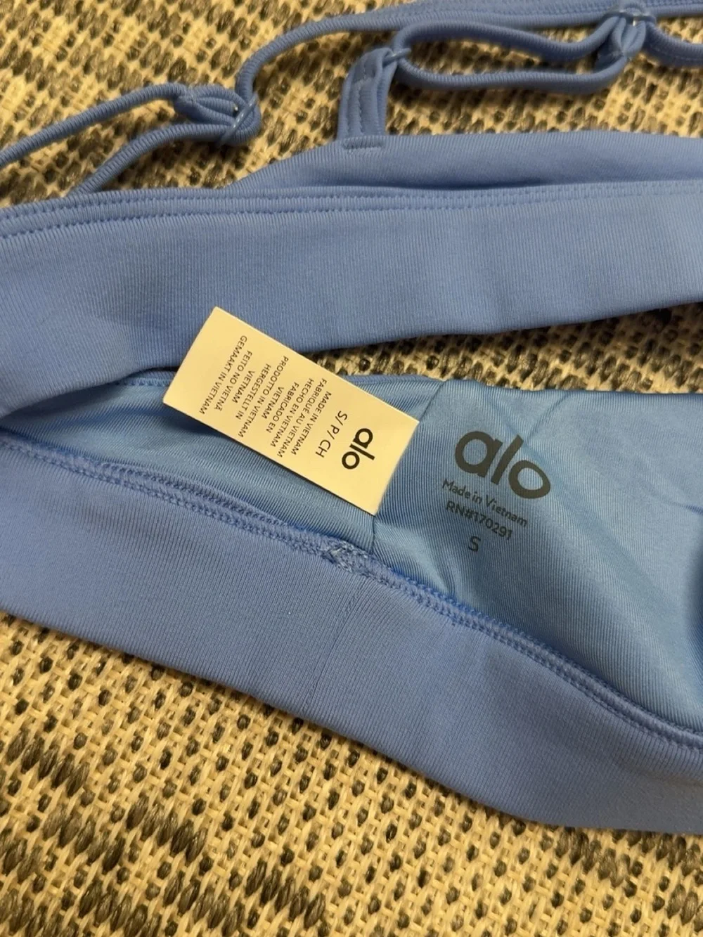 Alo Yoga Splendor Bra in Crystal Clear Blue